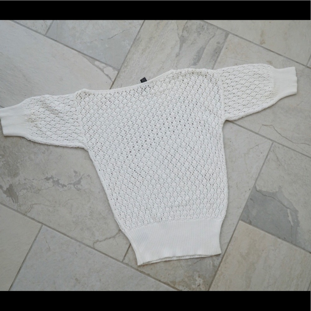 Club Monaco white off shoulder 3/4 sleeve sweater - Picture 3 of 4